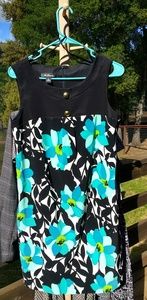 AGB size 8 dress Floral Pattern easy care pockets!